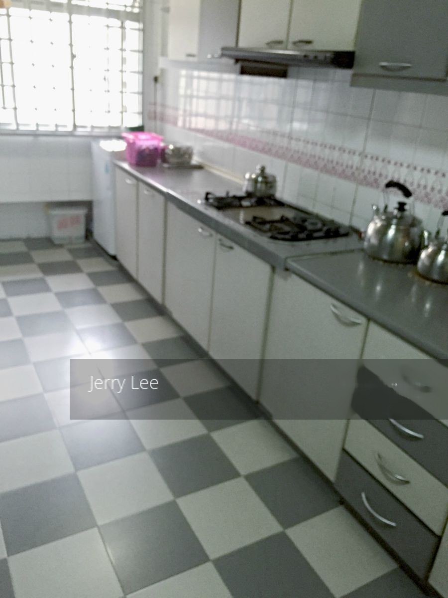 Blk 212 Pasir Ris Street 21 (Pasir Ris), HDB 5 Rooms #123973152